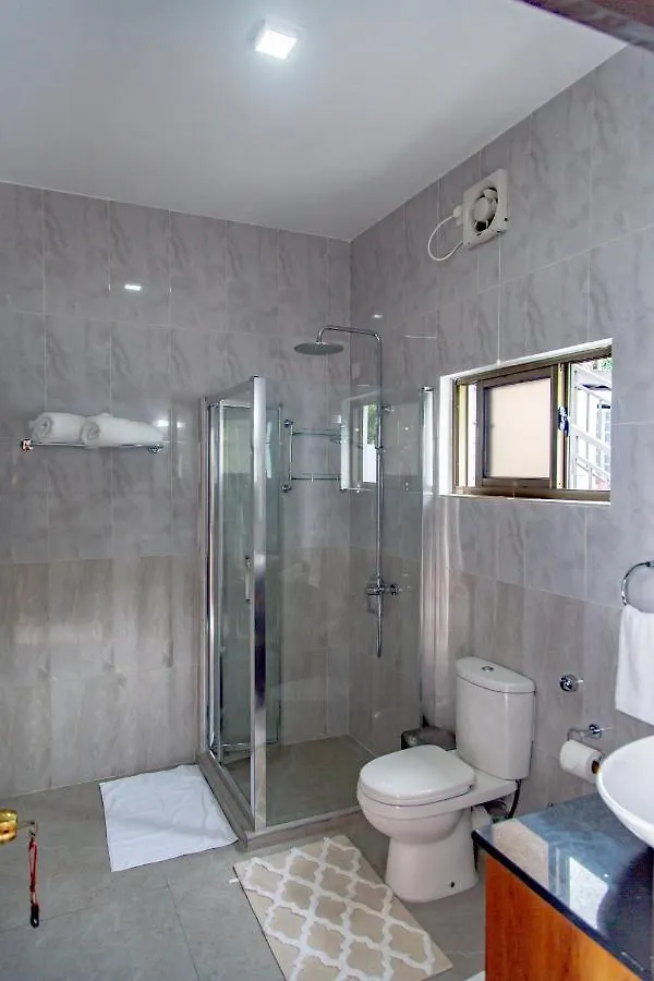 2-Bed Apt Sleeps 4 Near Beau Vallon Beach Beau Vallon (Mahe)