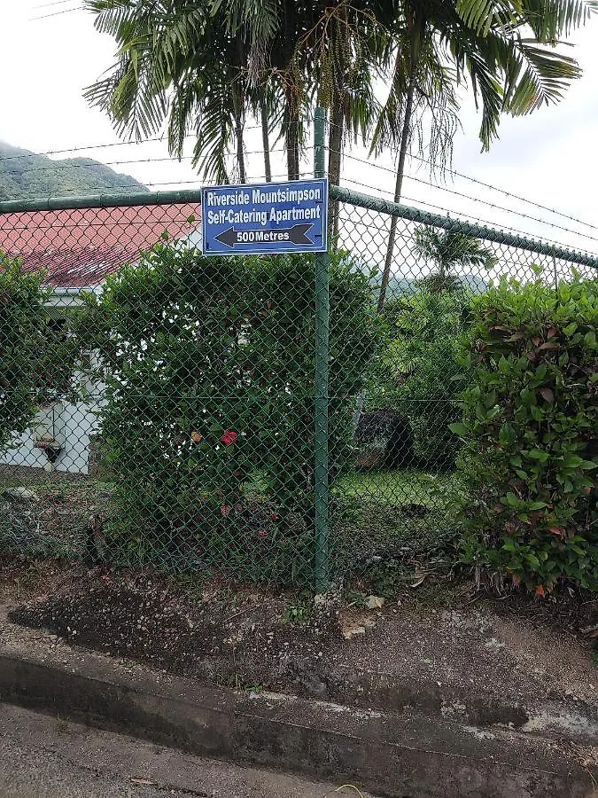 2-Bed Apt Sleeps 4 Near Beau Vallon Beach Seicheles